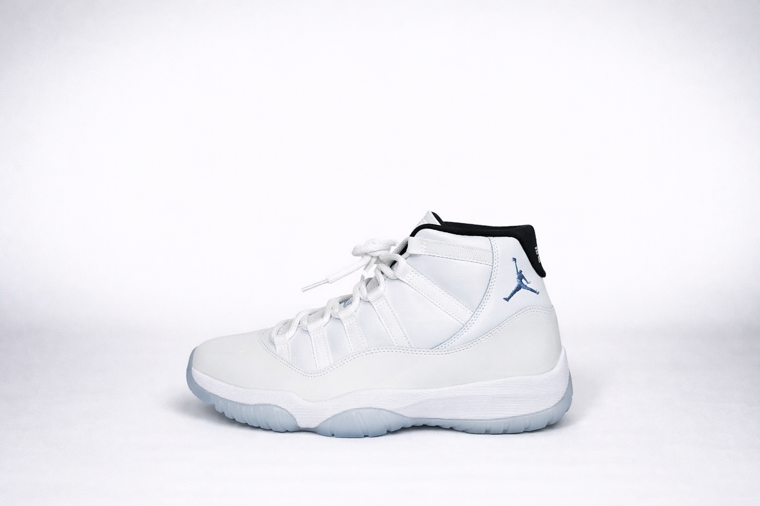 Jordan 11 Retro Legend Blue