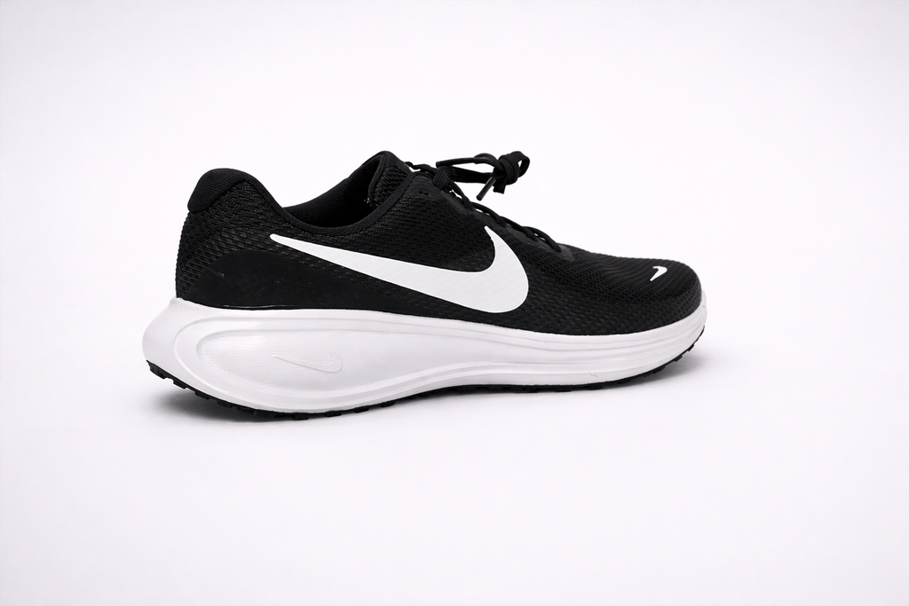 Nike Revolution 8